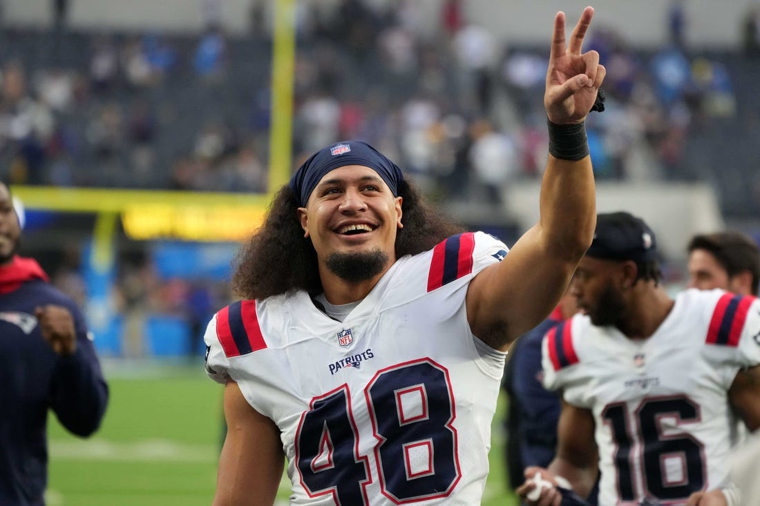 Linebacker Jahlani Tavai Named Winner of the New England Patriots’ Ed Block Courage Award